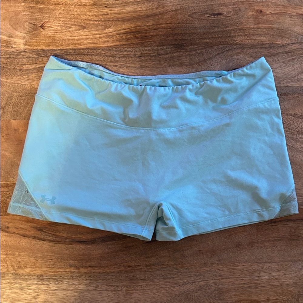Women’s under armor shorts size large